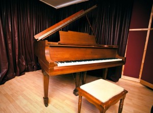 Nashville Recording Studio Steinway Baby Grandpiano